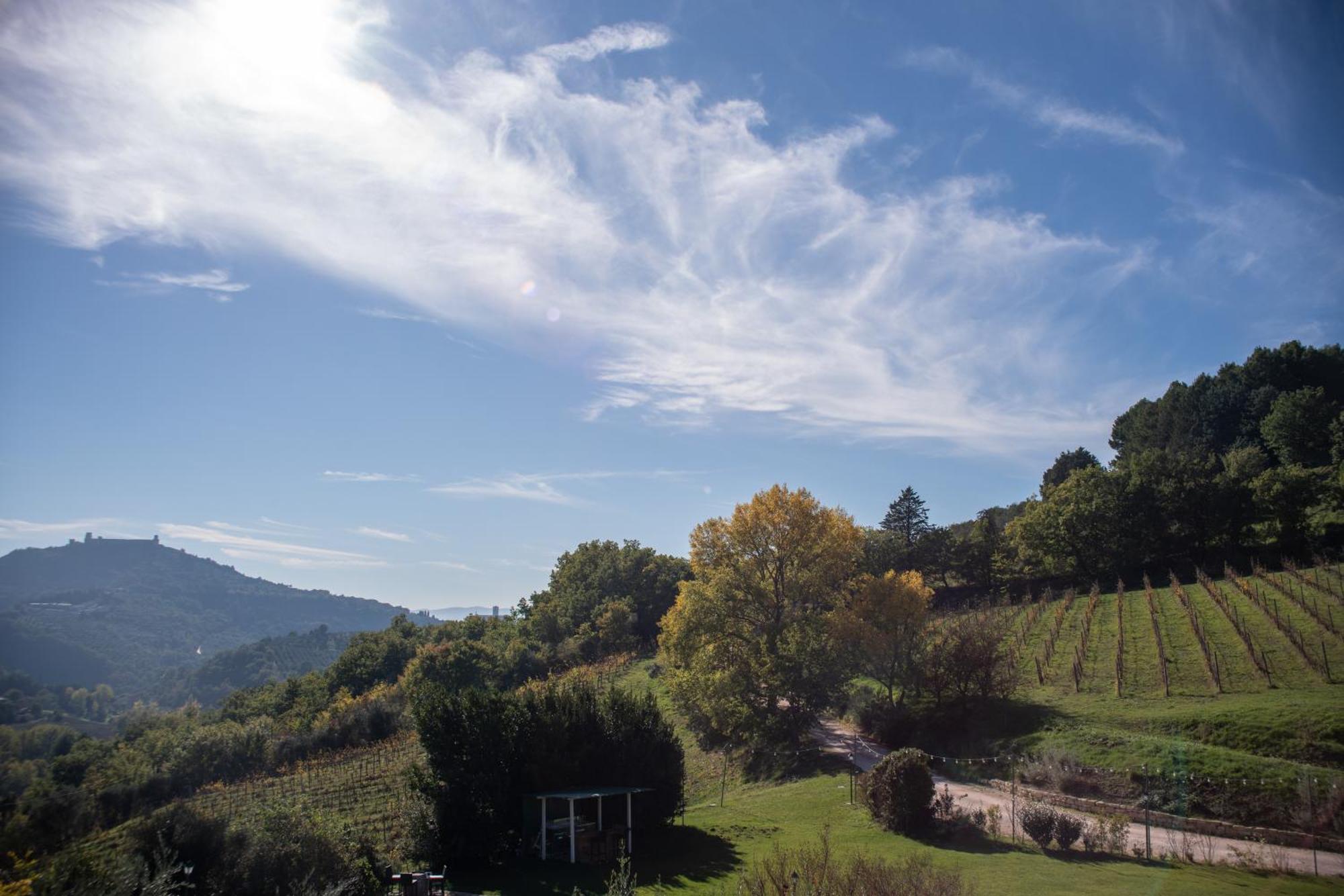 Re Artu Assisi Country Lifestyle Aparthotel Exteriör bild